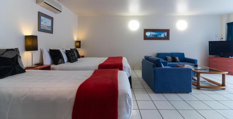 Dolphin Motel